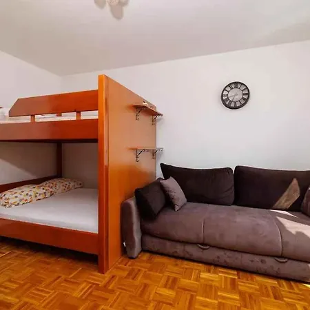 In 51717 Apartment *