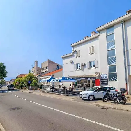 In 51717 * Crikvenica