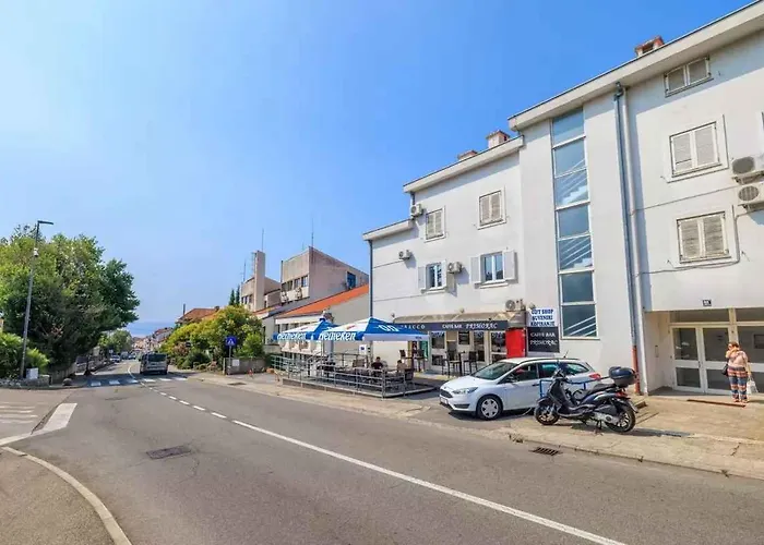 In 51717 * Crikvenica